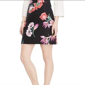 AT FACTORY Cotton pencil skirt with floral print